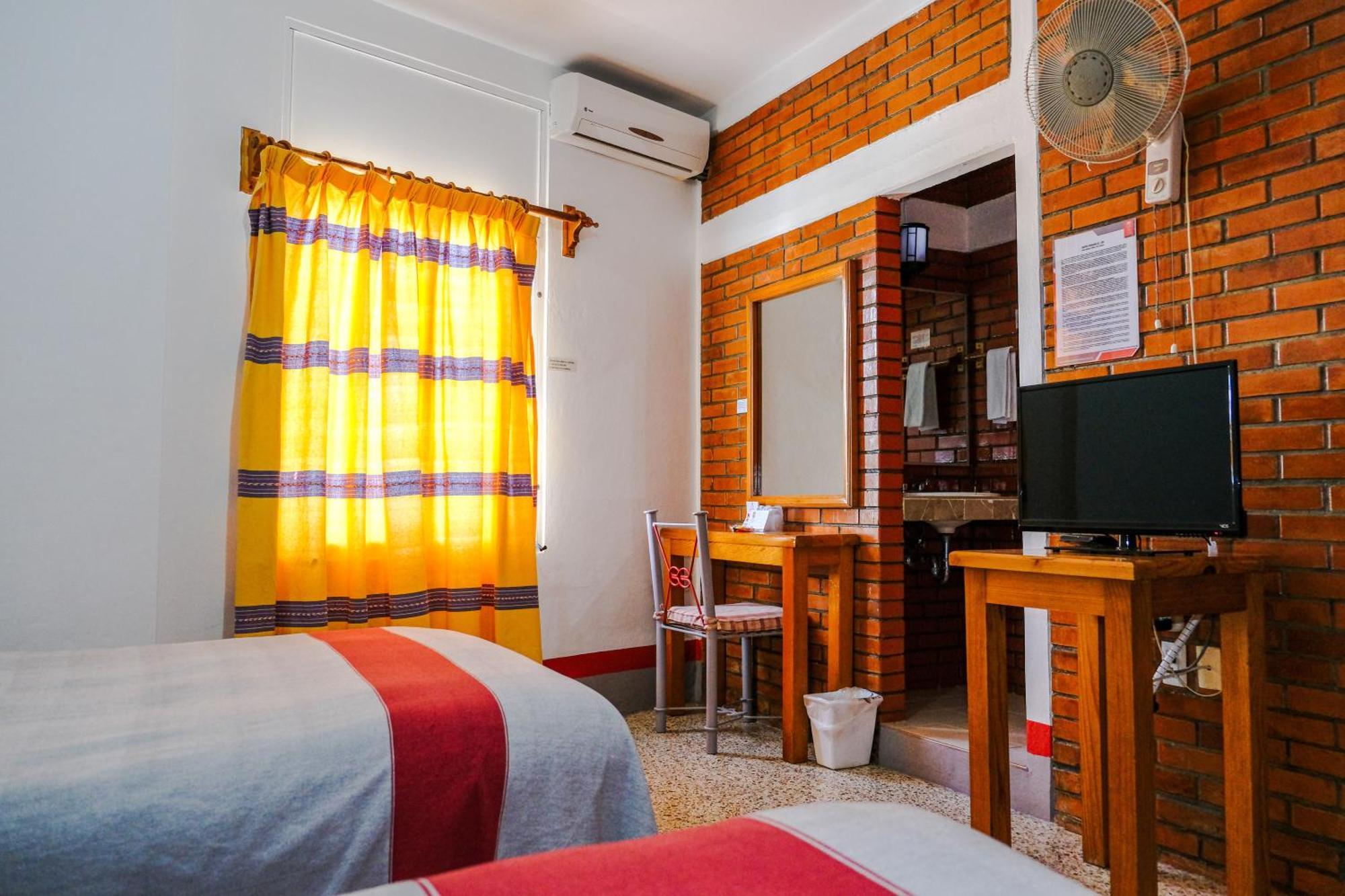 Hotel Posada El Cid Oaxaca Экстерьер фото