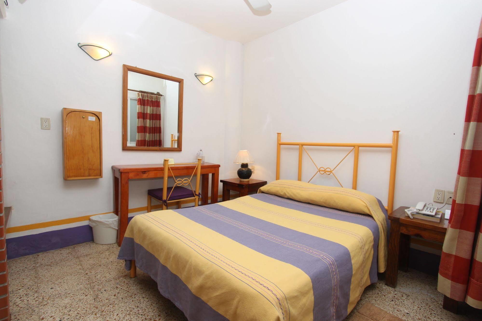 Hotel Posada El Cid Oaxaca Экстерьер фото